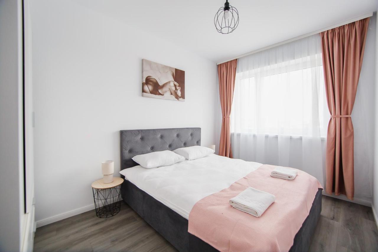 Trio Pink Apartment ออราแด ภายนอก รูปภาพ