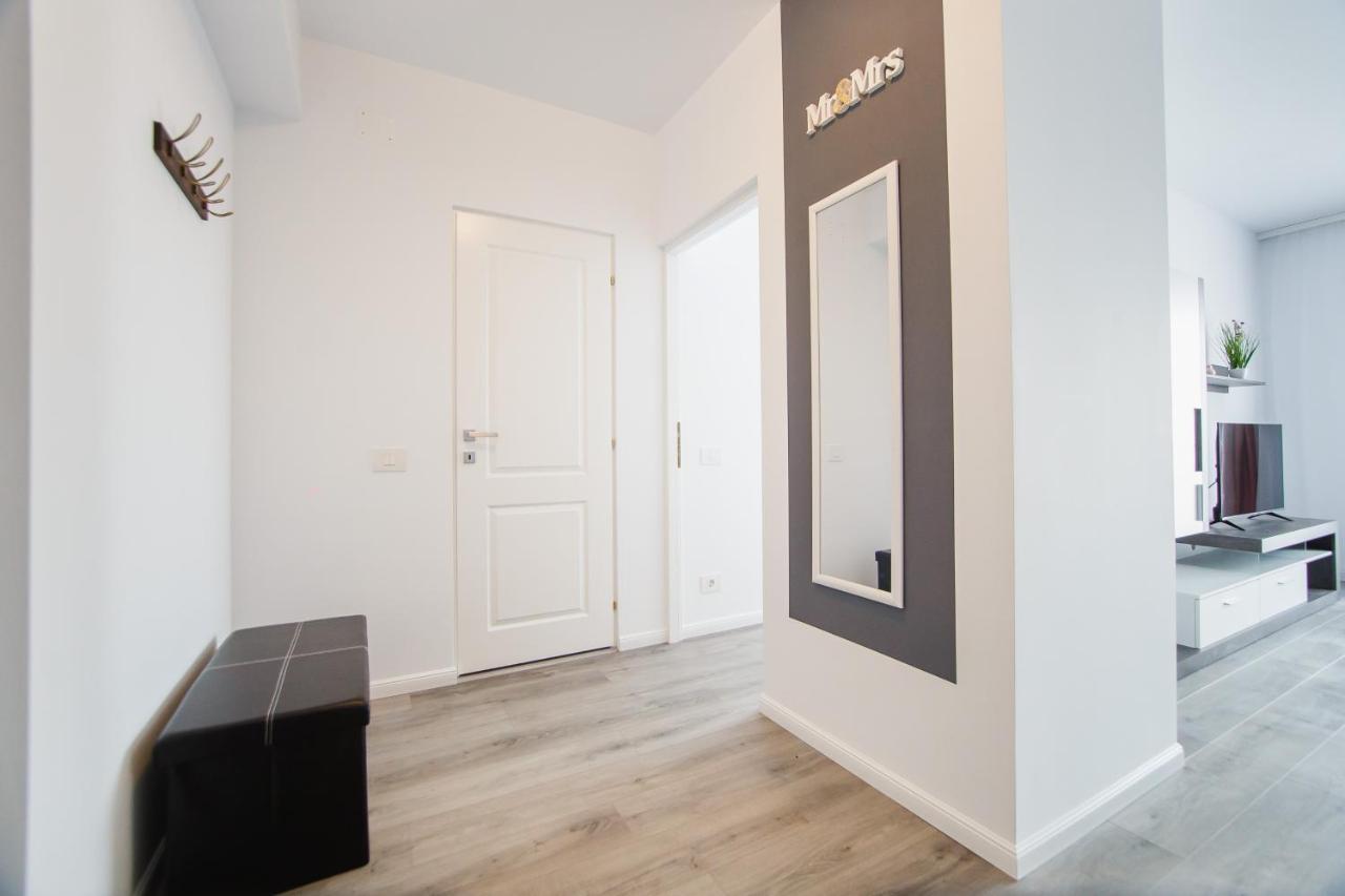Trio Pink Apartment ออราแด ภายนอก รูปภาพ
